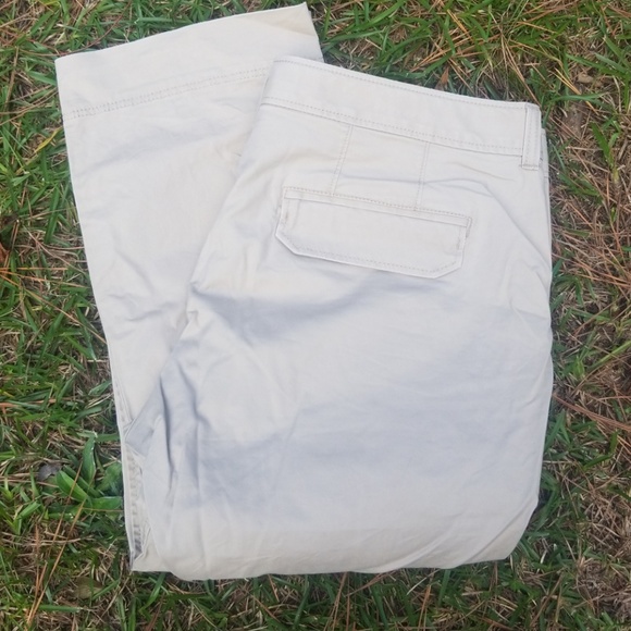 Capris - Picture 2 of 3